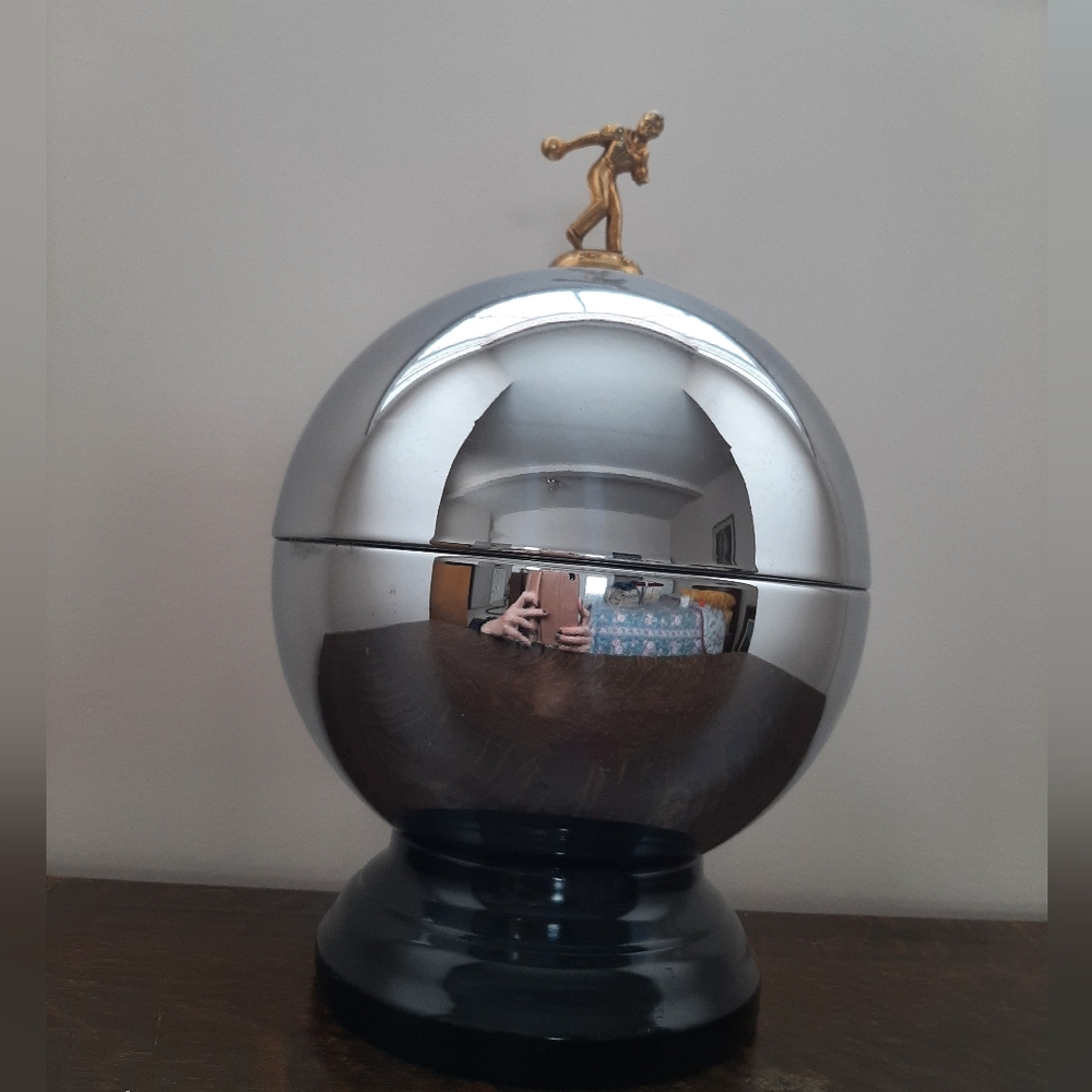 Rare Vintage Bowling Ball Bar